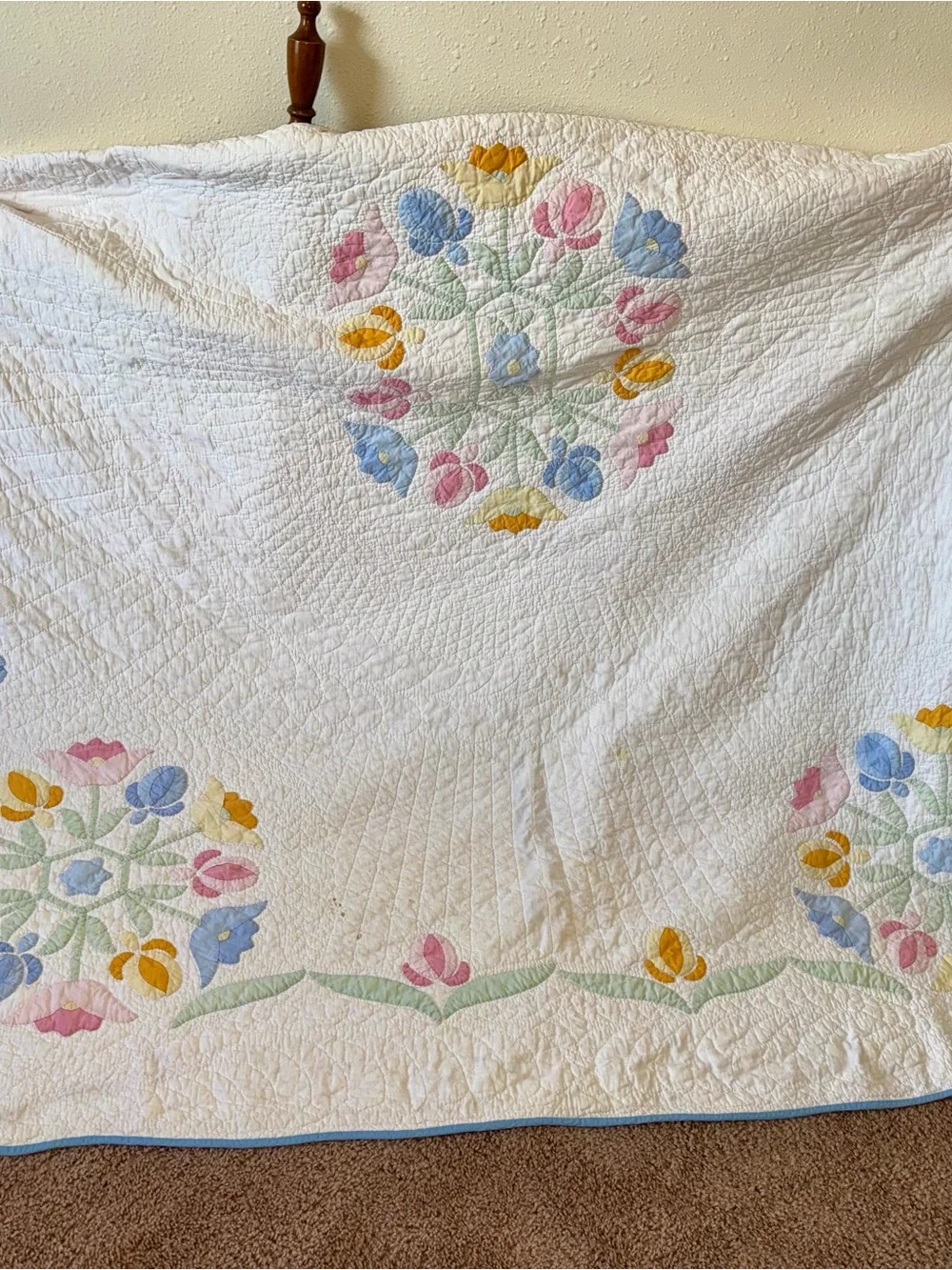 Vintage 1950’s Hand Stitched Flower Appliqué Quilt 83x72